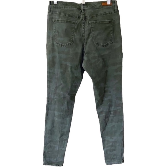 Social Standard by Sanctuary Jeans Skinny High arise Green Camo Size Medium - Picture 3 of 8